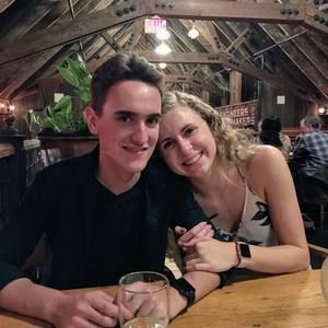 Meet your Posher, Alexis